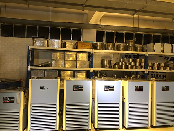 Short path distillation chiller